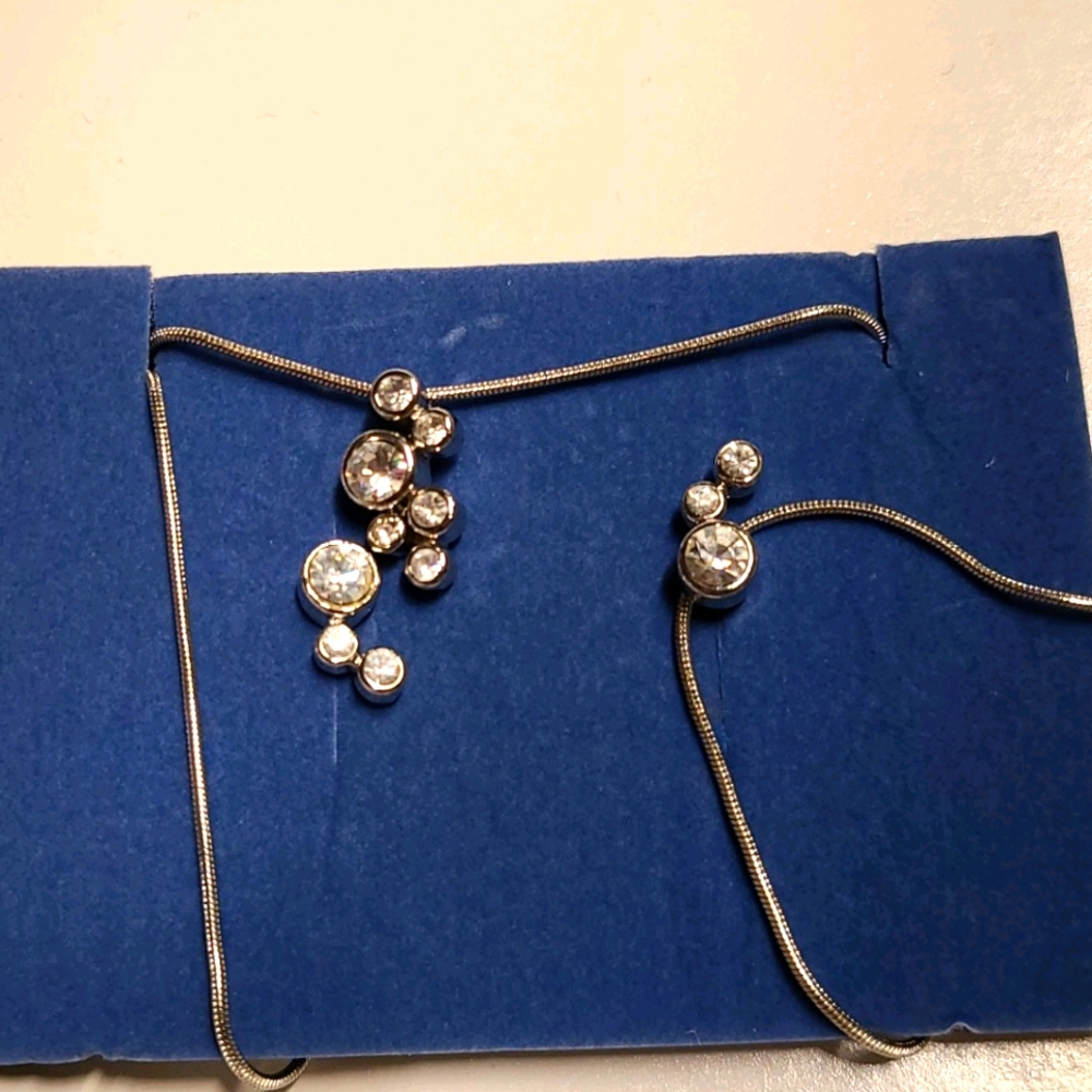 Avon bezel set rhinestone two piece giftset